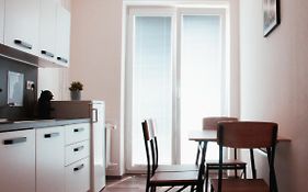 Zarohem 2 Bedrooms Apartment In Center With Balcony